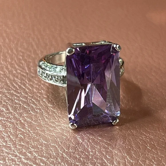 Purple CZ Costume Cocktail Ring - Picture 7 of 9